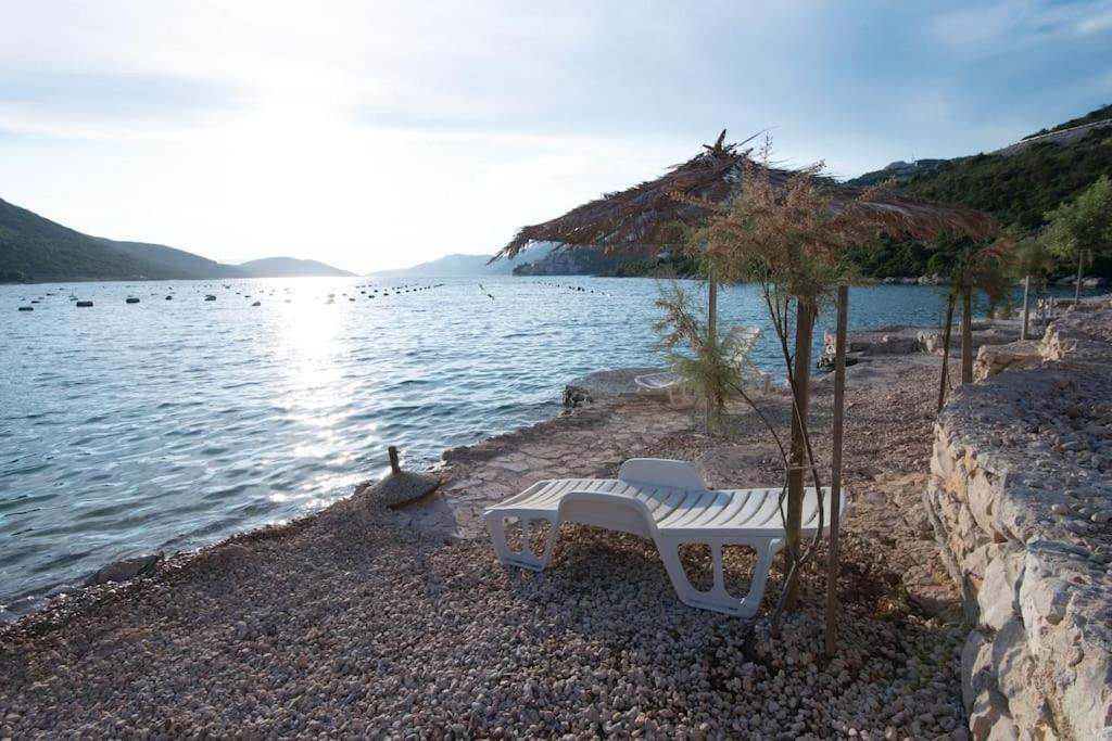 Beautiful Fully Renovated Apartment By The Sea, Large Balcony With Enchanting Views ネウム エクステリア 写真
